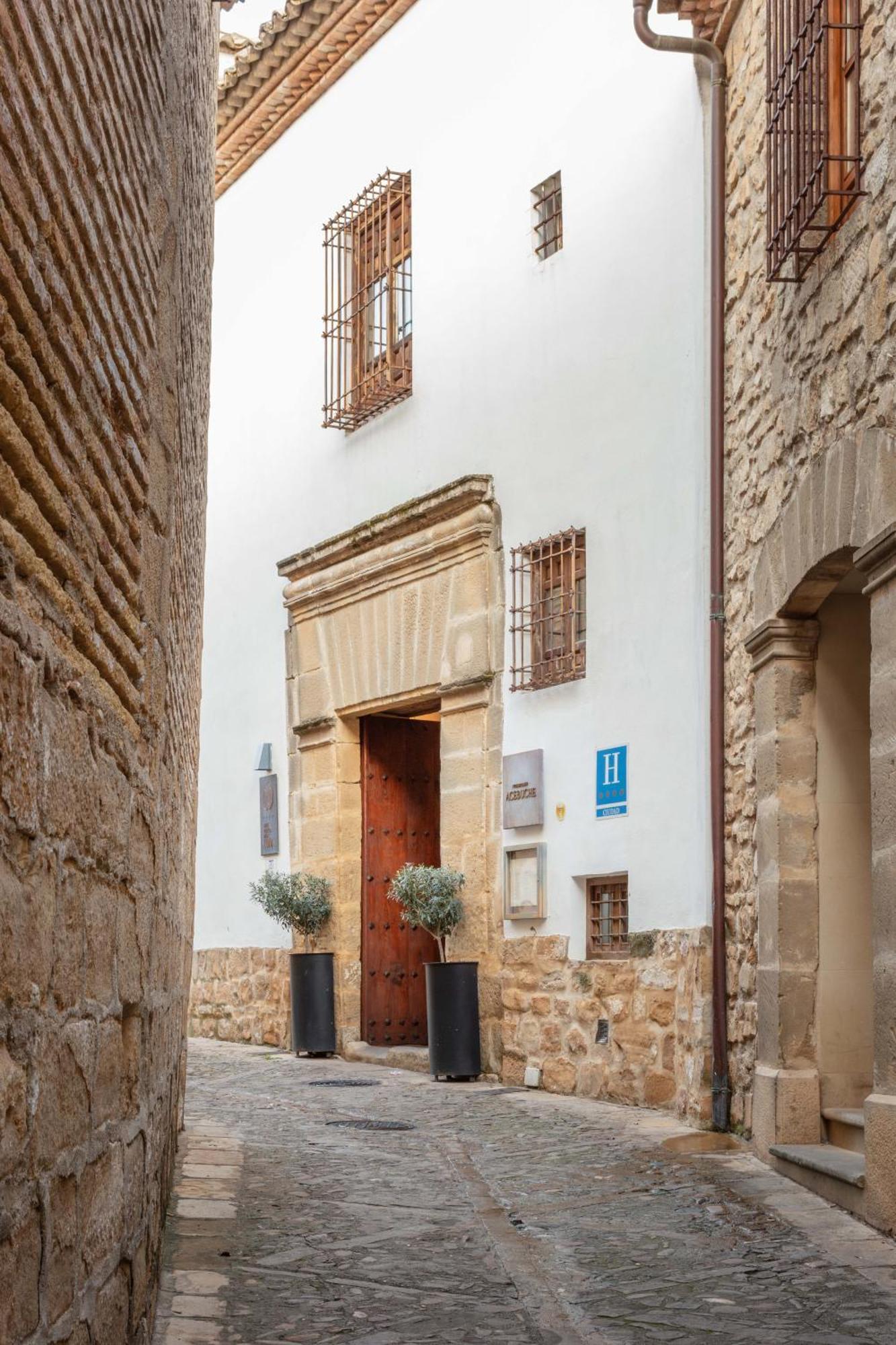 Hotel Puerta De La Luna Baeza Bagian luar foto