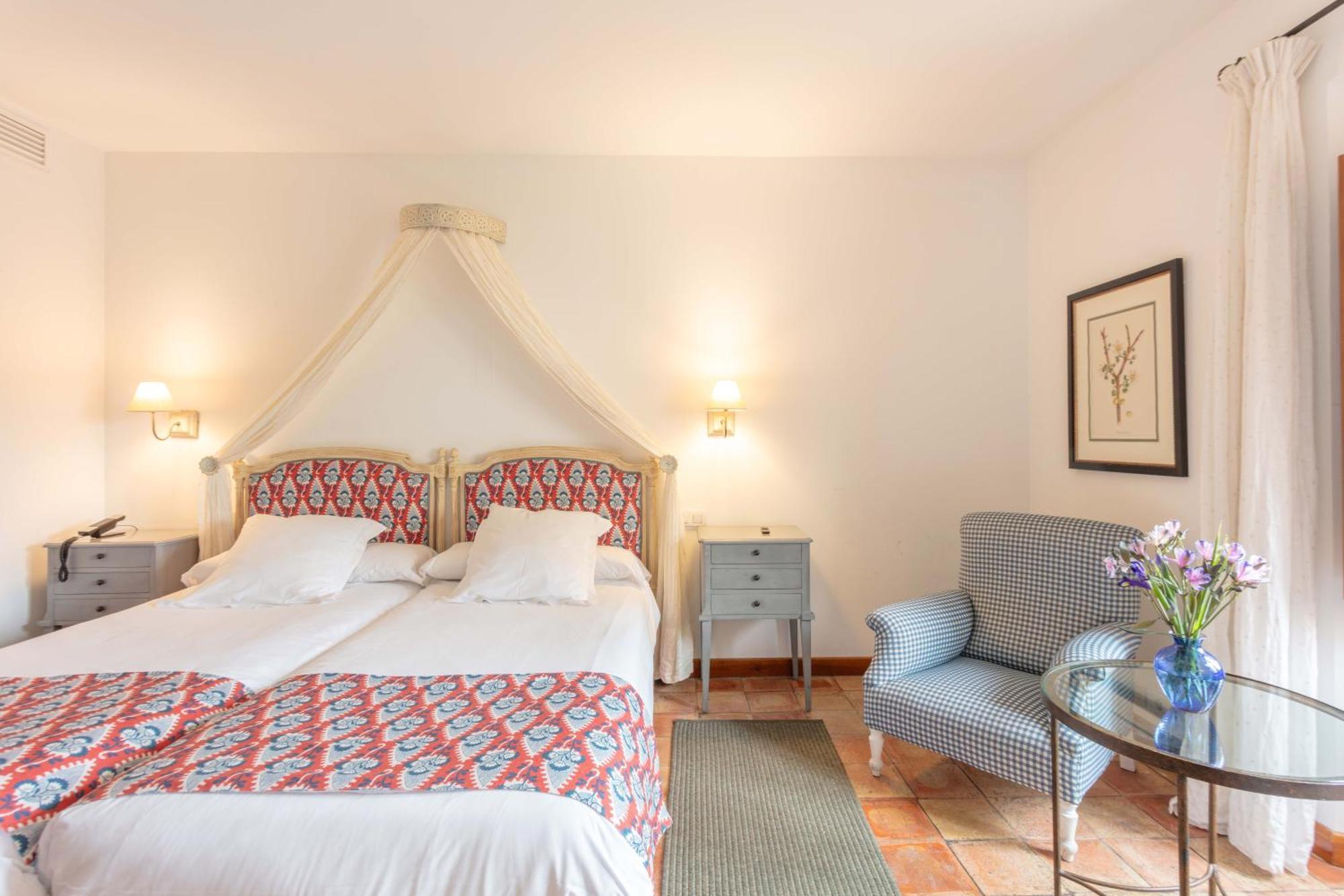 Hotel Puerta De La Luna Baeza Bagian luar foto